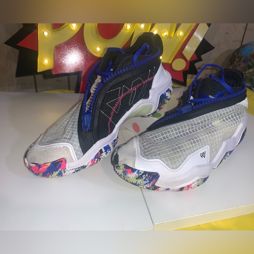 Jordan Why Not 0.6 - Russell Westbrook
Men’s Size 7; Used No Box